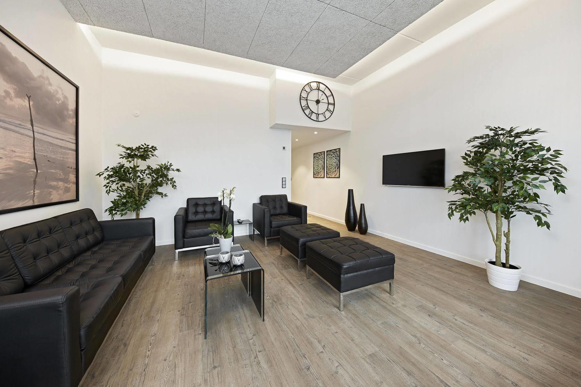 Living Suites Naerum Экстерьер фото
